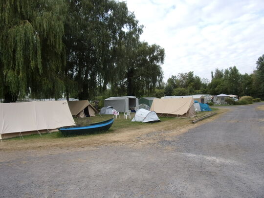 Le monde est vaste, votre tente est prête : Vivez l'aventure du camping !